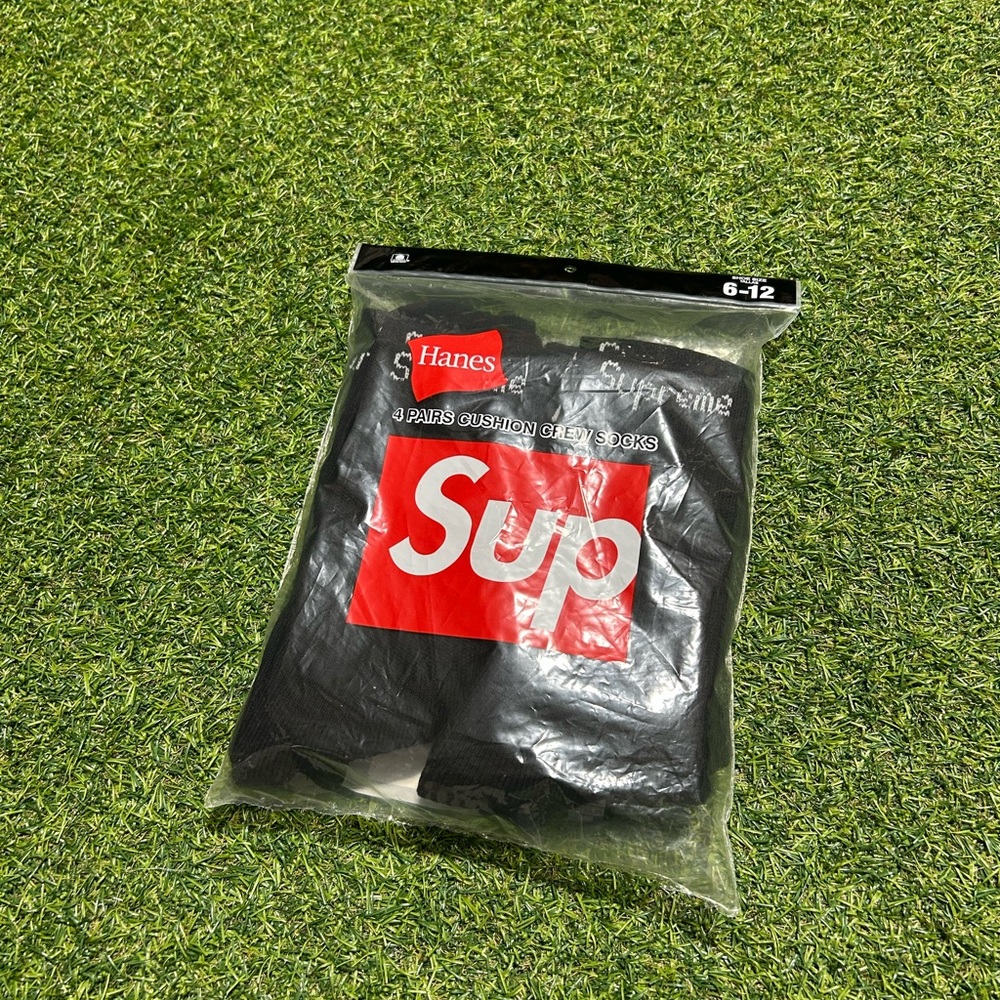 Men’s Black Hanes Supreme Socks